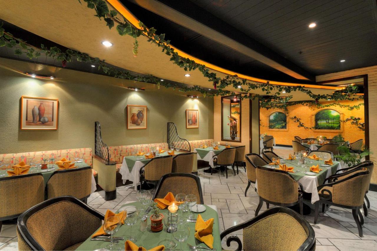 Radisson Hotel Kathmandu Ngoại thất bức ảnh